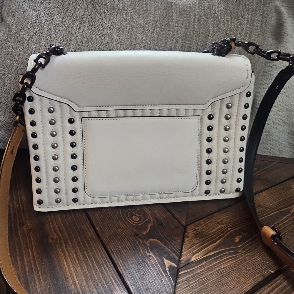 Coach Swagger Chain Crossbody - Picture 2 of 9